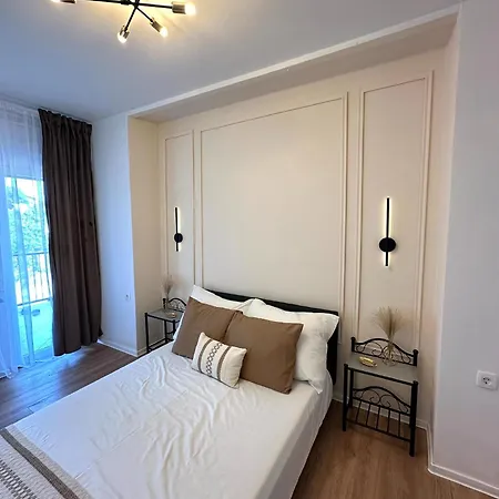 Adria * Spodnje Skofije