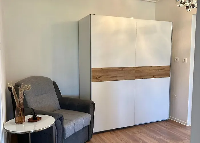 Adria * Spodnje Skofije