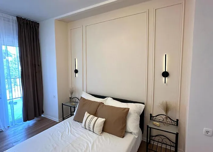 Adria * Spodnje Skofije